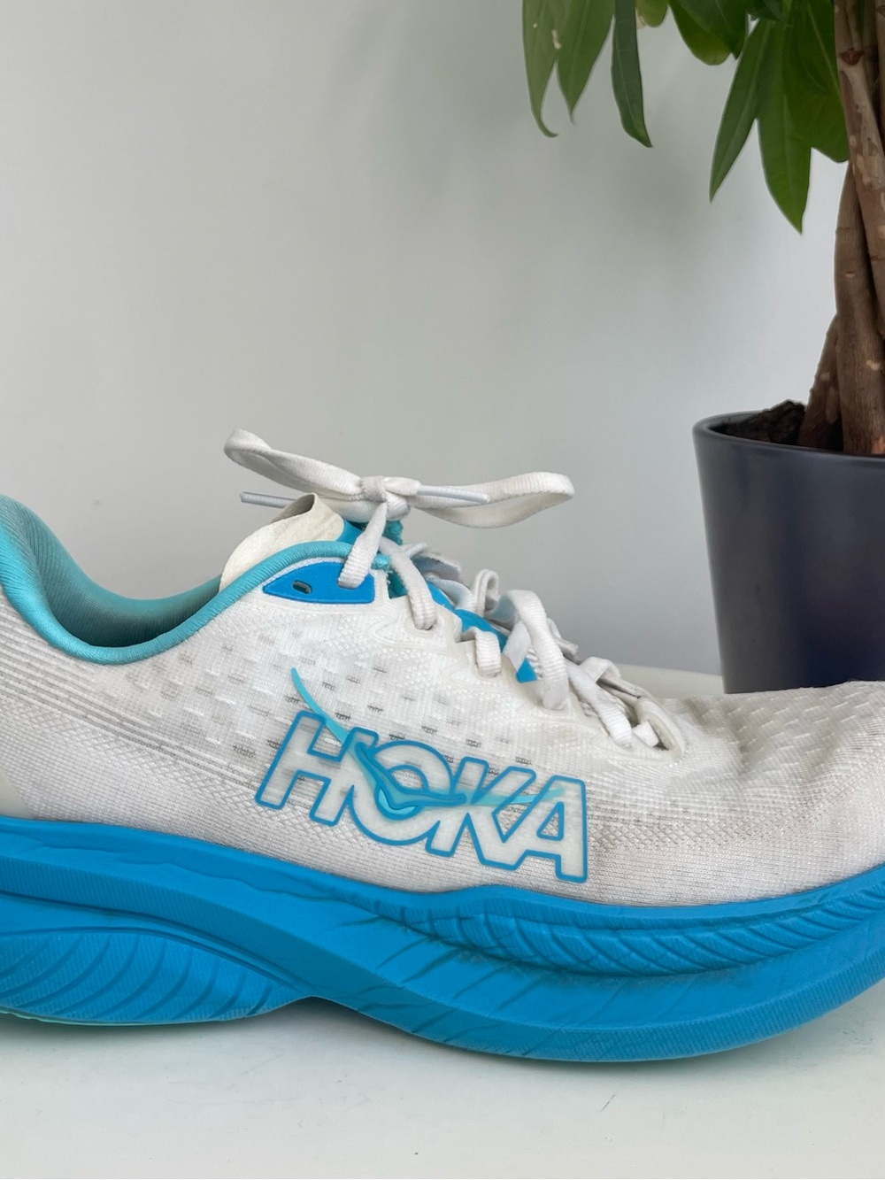 Men Size 8 Hoka One One Mach 6
White Skyward Blue Running Shoes